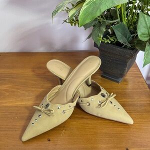 Time and Tru Beige Pointed-Toe Slide Mules with Eyelet and Bow Detail